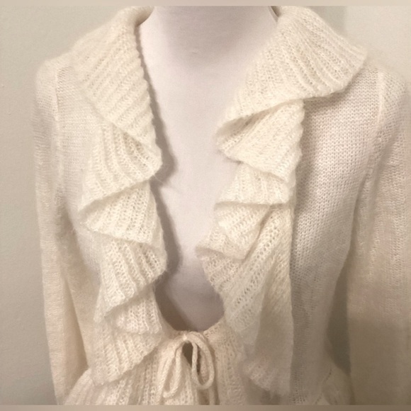 Escada Sport Elegant Ruffle Sweater - VINTAGE RETIRED Size Large - Picture 6 of 7
